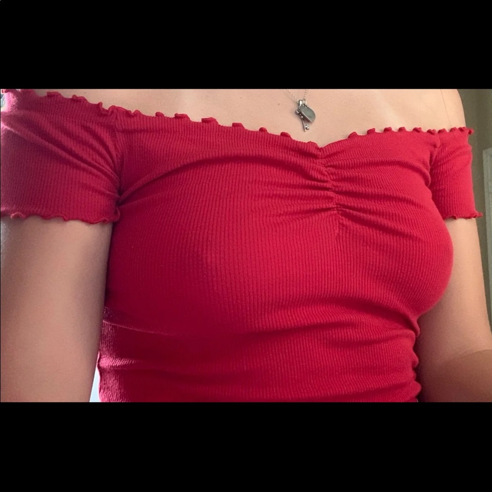 Hollister top